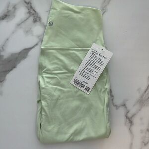 Lululemon align HR Crop 21” NWT - Size 6